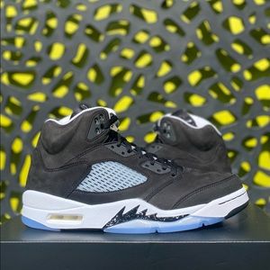 Air Jordan 5 “Oreo/Moonlight”